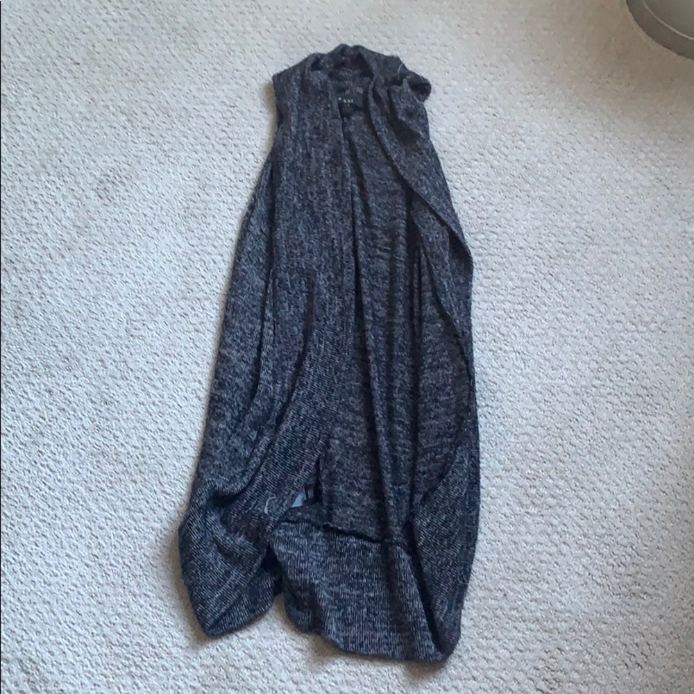 Sleeveless sweater vest